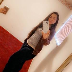 Meet your Posher, Maite